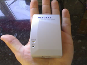 Netgear printserver in hand