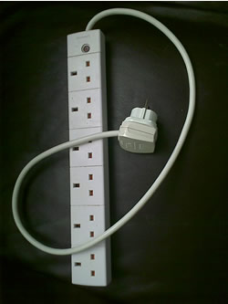 6 way splitter with travel adapter